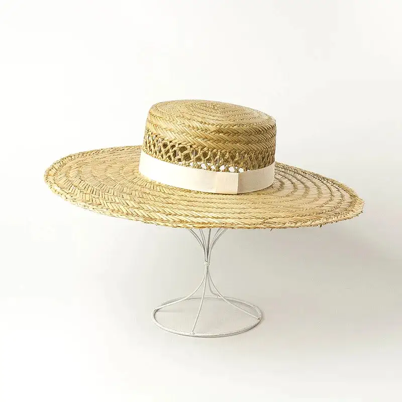 Hat Drag Scarecrow (White ribbon)