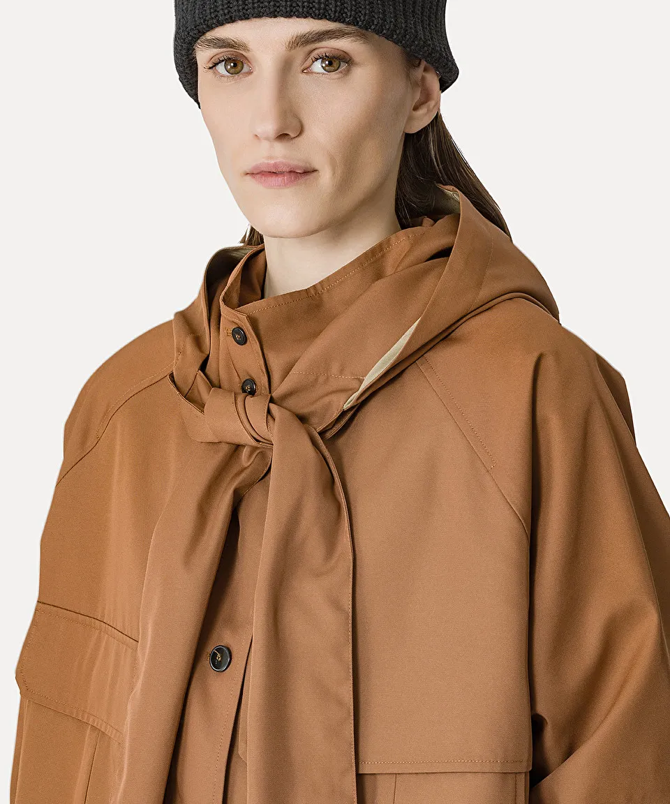 peacoat in hi–tech twill with a detachable hood